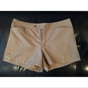 Women’s Gap Khaki Shorts 10